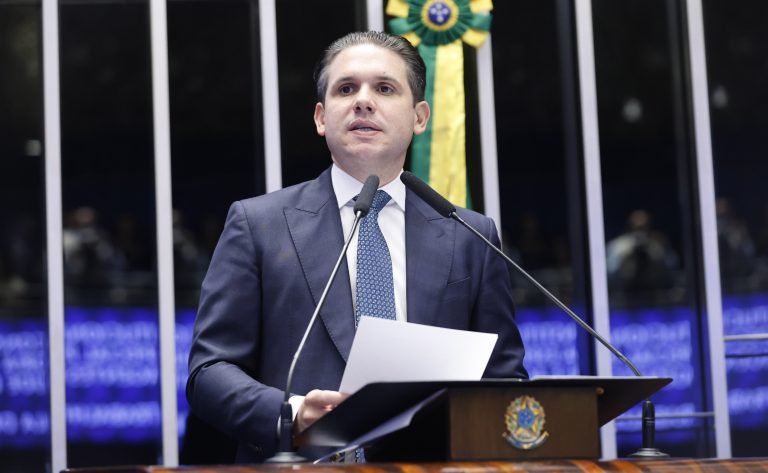 Promulgação da PEC Fim da escala 6x1 e da PEC Aposentadoria Especial para Agentes Comunitários de Saúde.), Presidente da Câmara dos Deputados, Hugo Motta (REPUBLICANOS - PB)